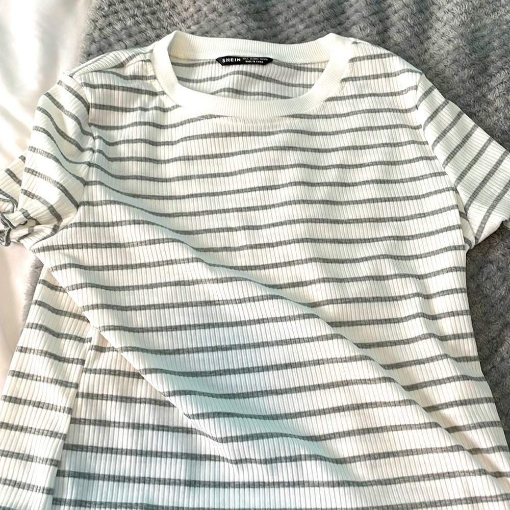 White crop top with grey stripes